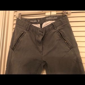 NWOT - Gap super skinny khakis